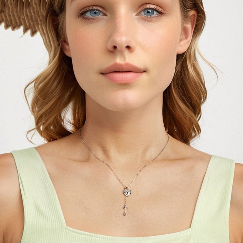 925 Sterling Silver Vintage Pattern Lock Head Key Necklace